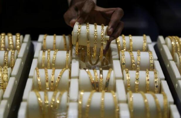 今日黄金价格接近46000卢比;从历史最高水平下降了1万多卢比